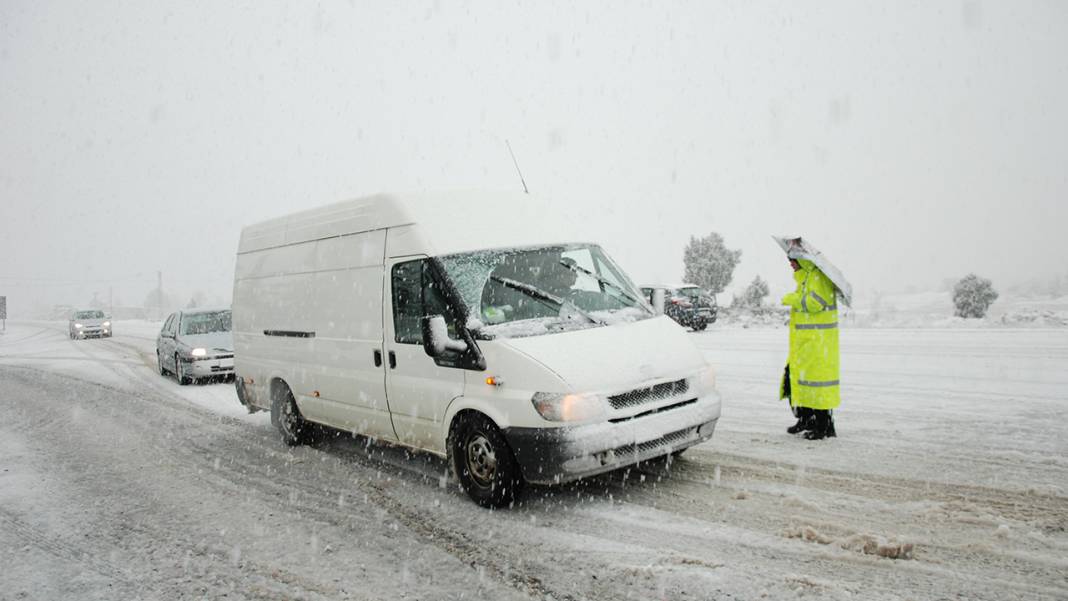 Alacabel'de kar kalınlığı 30 santimetreye ulaştı! 6